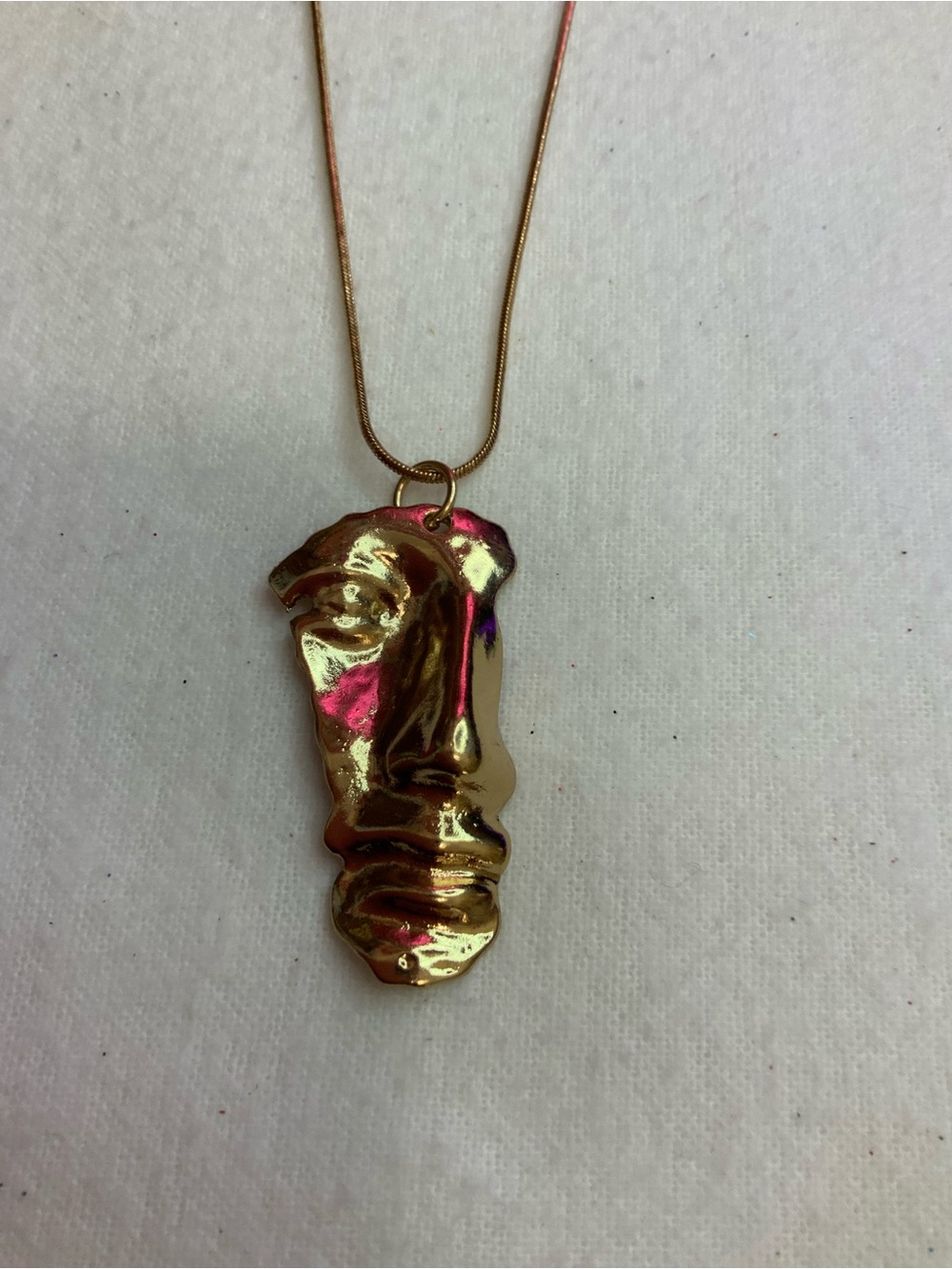 DaVinci Gold Tone Sculpted Face Pendant Necklace and Earrings (Z-22)